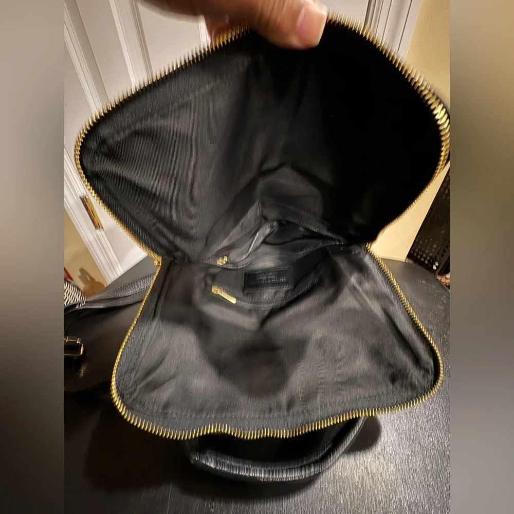 Vera Pelle Classic Black Backpack/ shoulder bag made in Italy NWOT